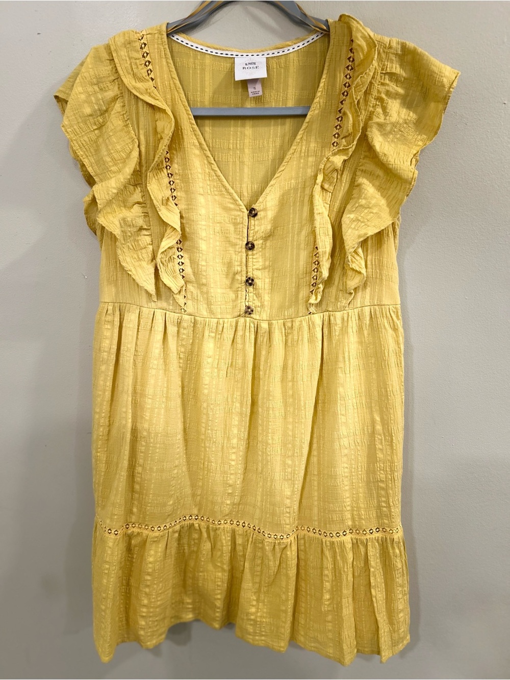Knox Rose Dress Size Small
Yellow Ruffle Button-Front - Picture 2 of 3